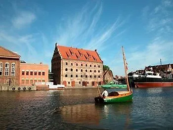 Jess Krolewski Gdansk Old Town 3*,
